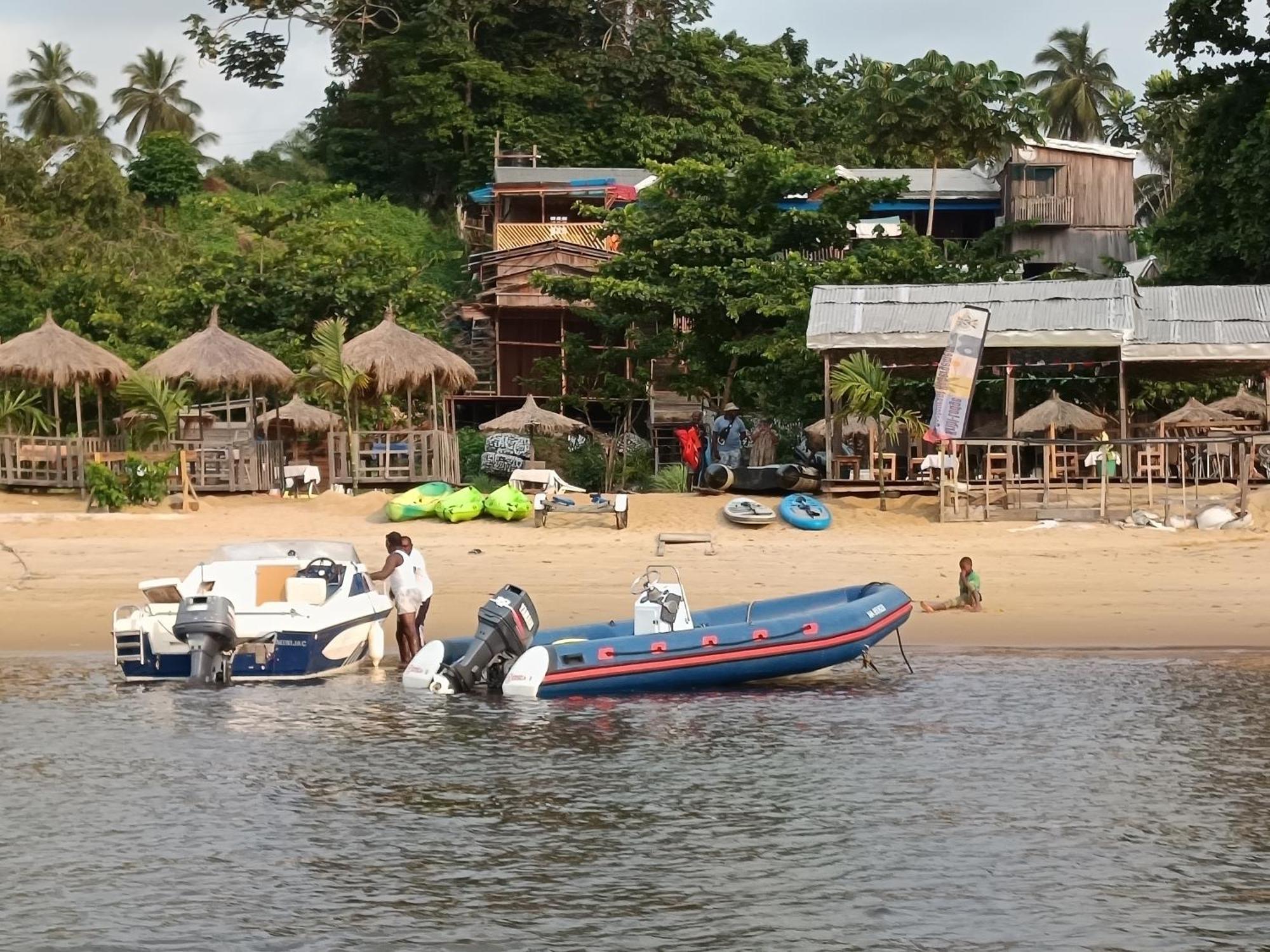 Kribi-Lodge Екстериор снимка