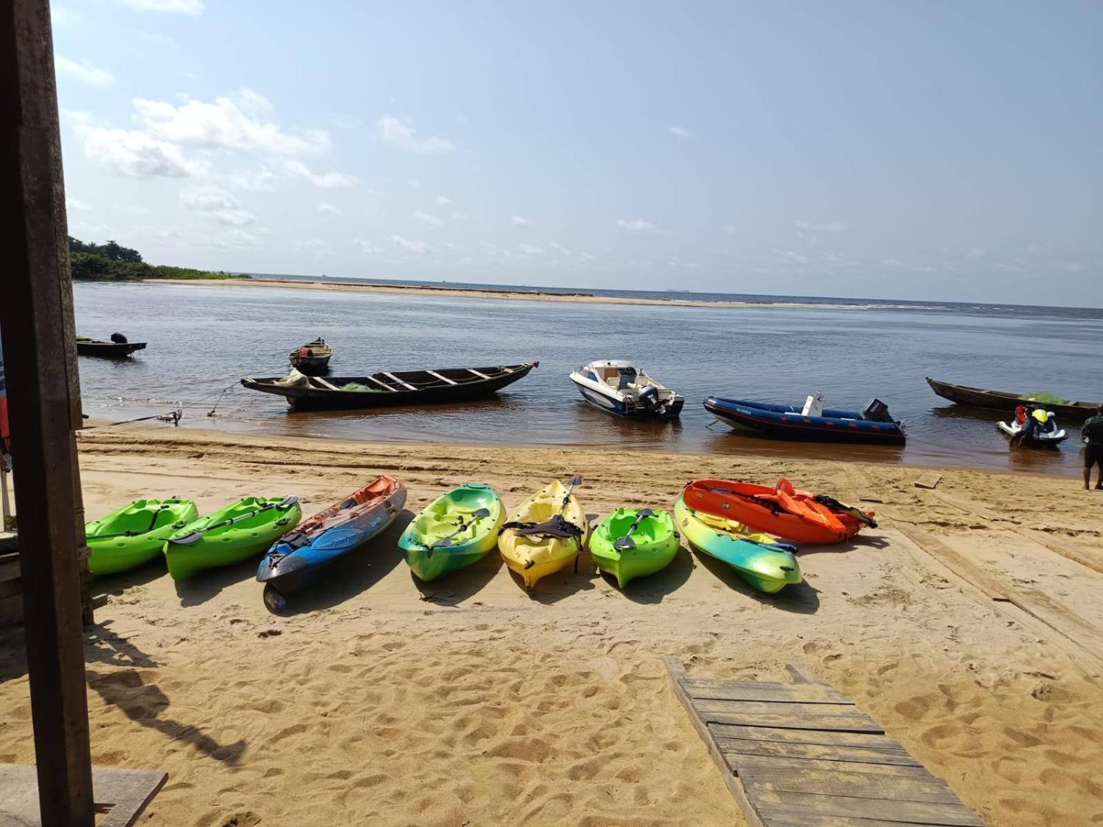 Kribi-Lodge Екстериор снимка