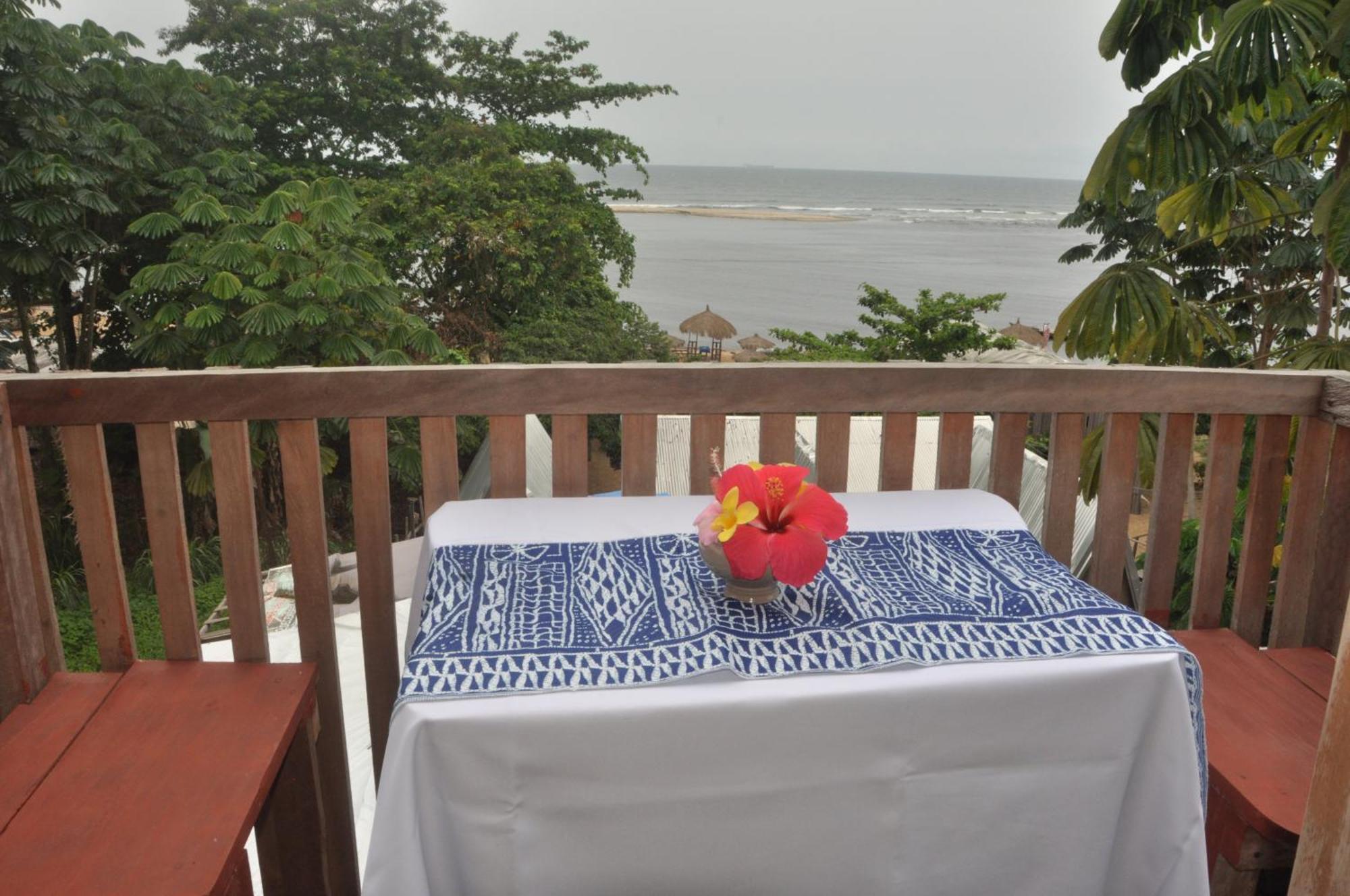 Kribi-Lodge Екстериор снимка