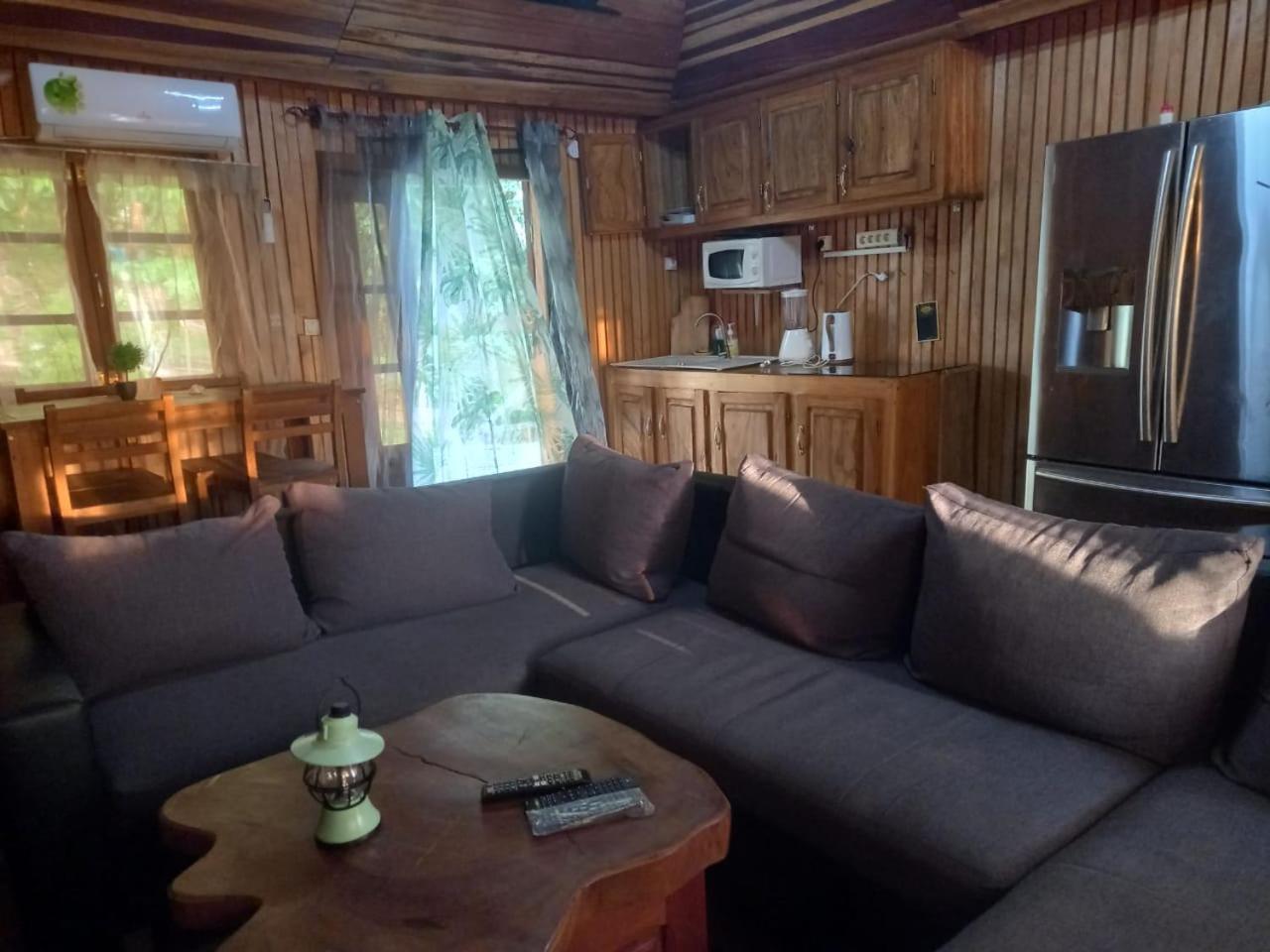 Kribi-Lodge Екстериор снимка
